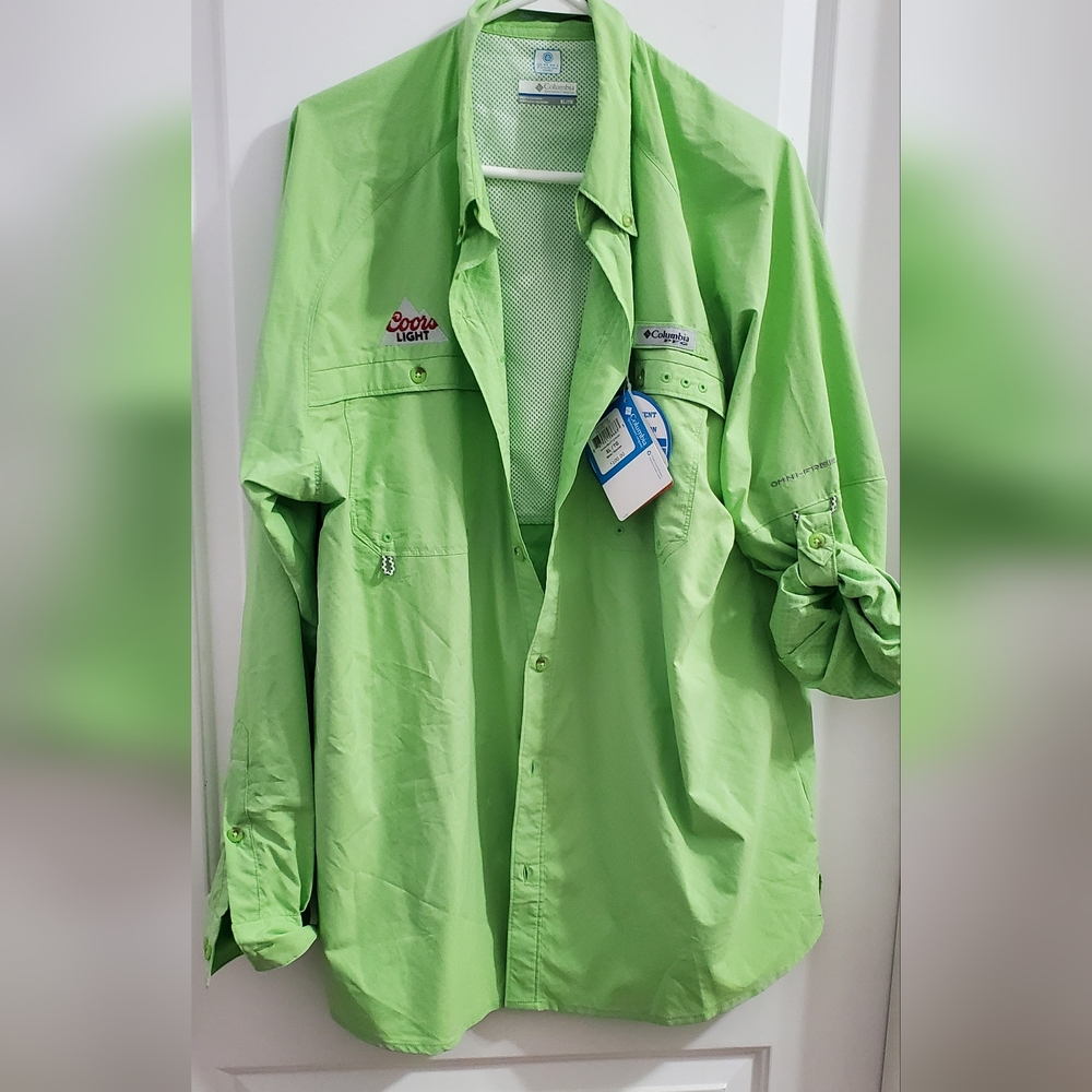 Columbia Performance Fishing GearGreen Shirt with Coors Light Logo. NWT Size